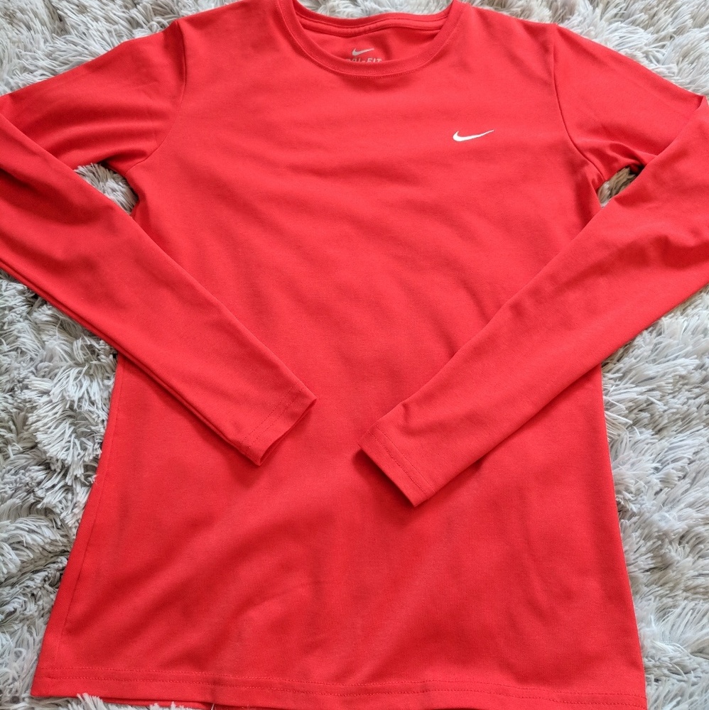 Long sleeve dri fit nike top